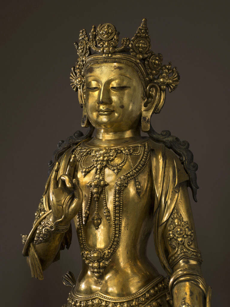 "Boddhisattva". Bronze doré. Dynastie des Ming, Yongle. Paris, musée Cernuschi.