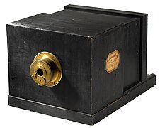 File:Susse Frére Daguerreotype camera 1839.jpg